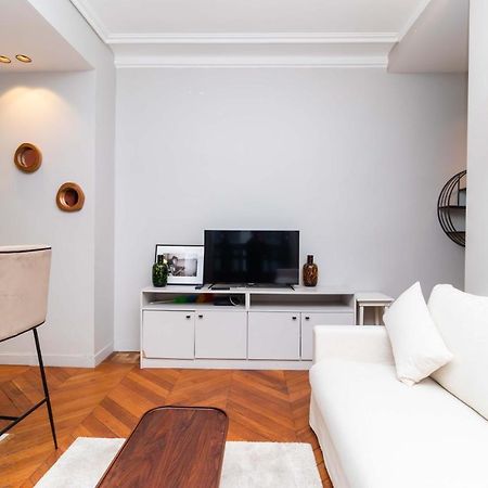 Apartment Center Of Paris By Studio Prestige Bagian luar foto