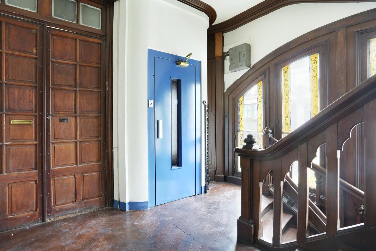 Apartment Center Of Paris By Studio Prestige Bagian luar foto
