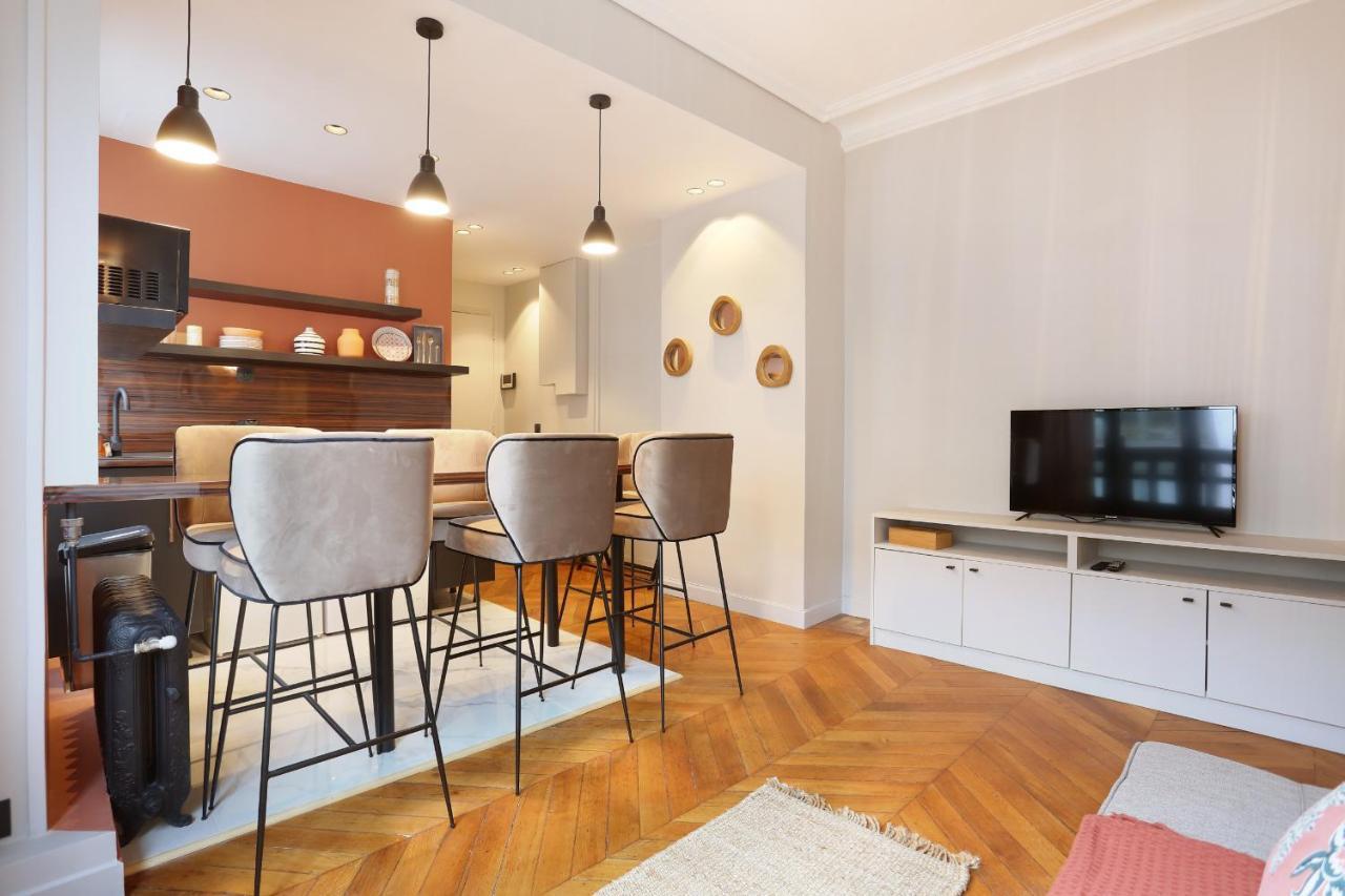 Apartment Center Of Paris By Studio Prestige Bagian luar foto