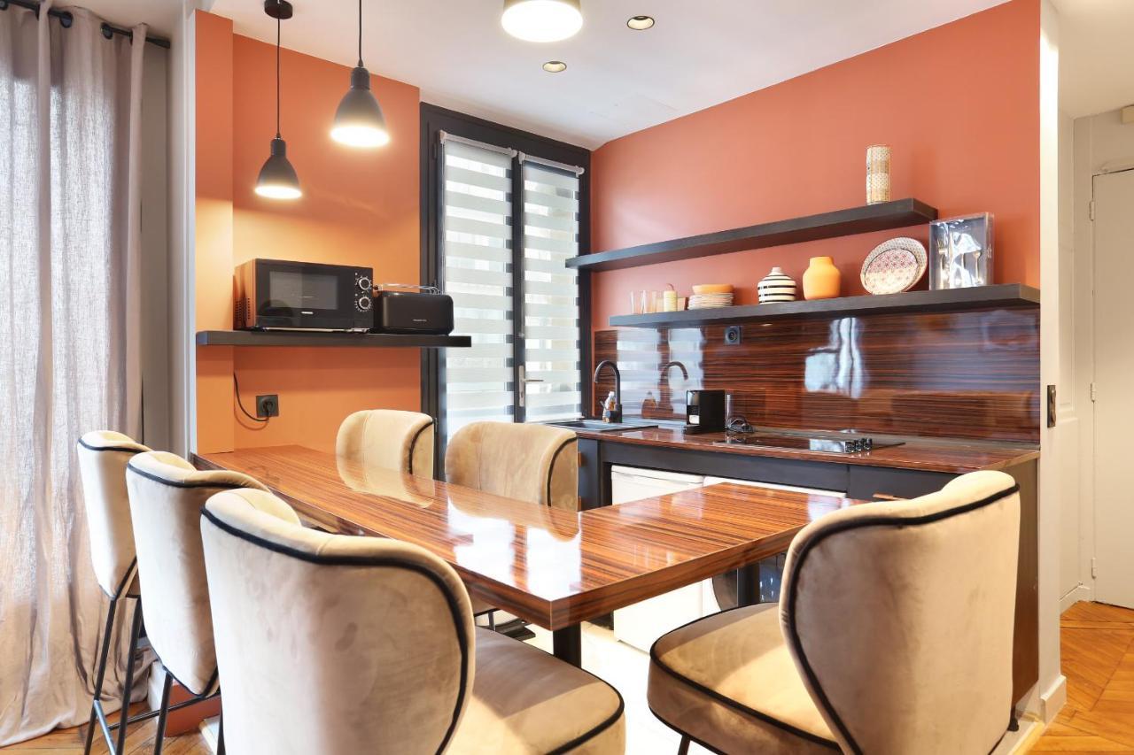 Apartment Center Of Paris By Studio Prestige Bagian luar foto
