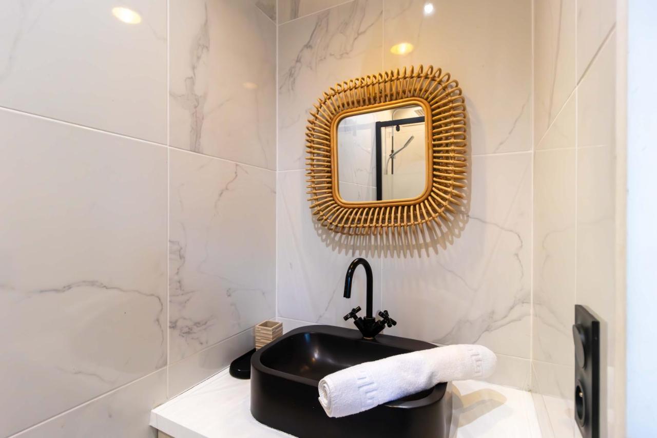 Apartment Center Of Paris By Studio Prestige Bagian luar foto